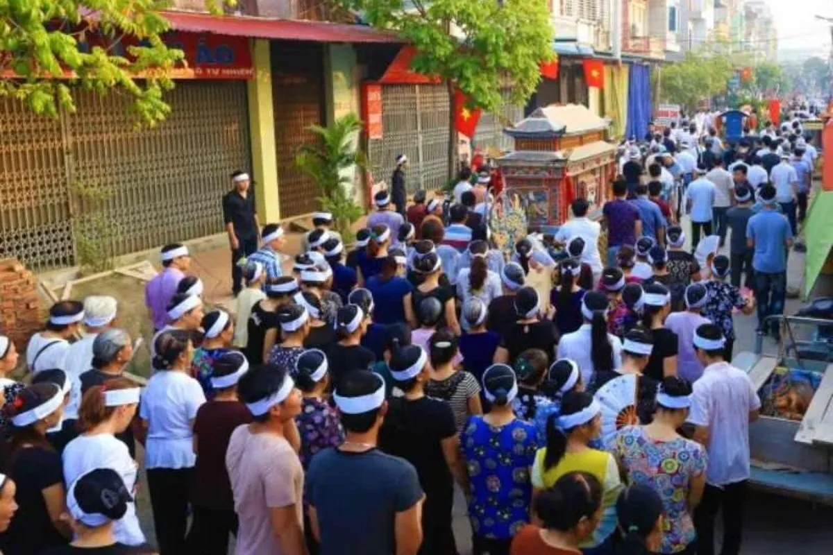 đi trên đường gặp đám ma đặt cược con gì