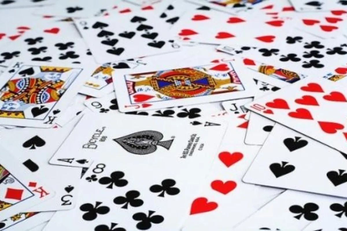 người nào được xứng danh thần bài