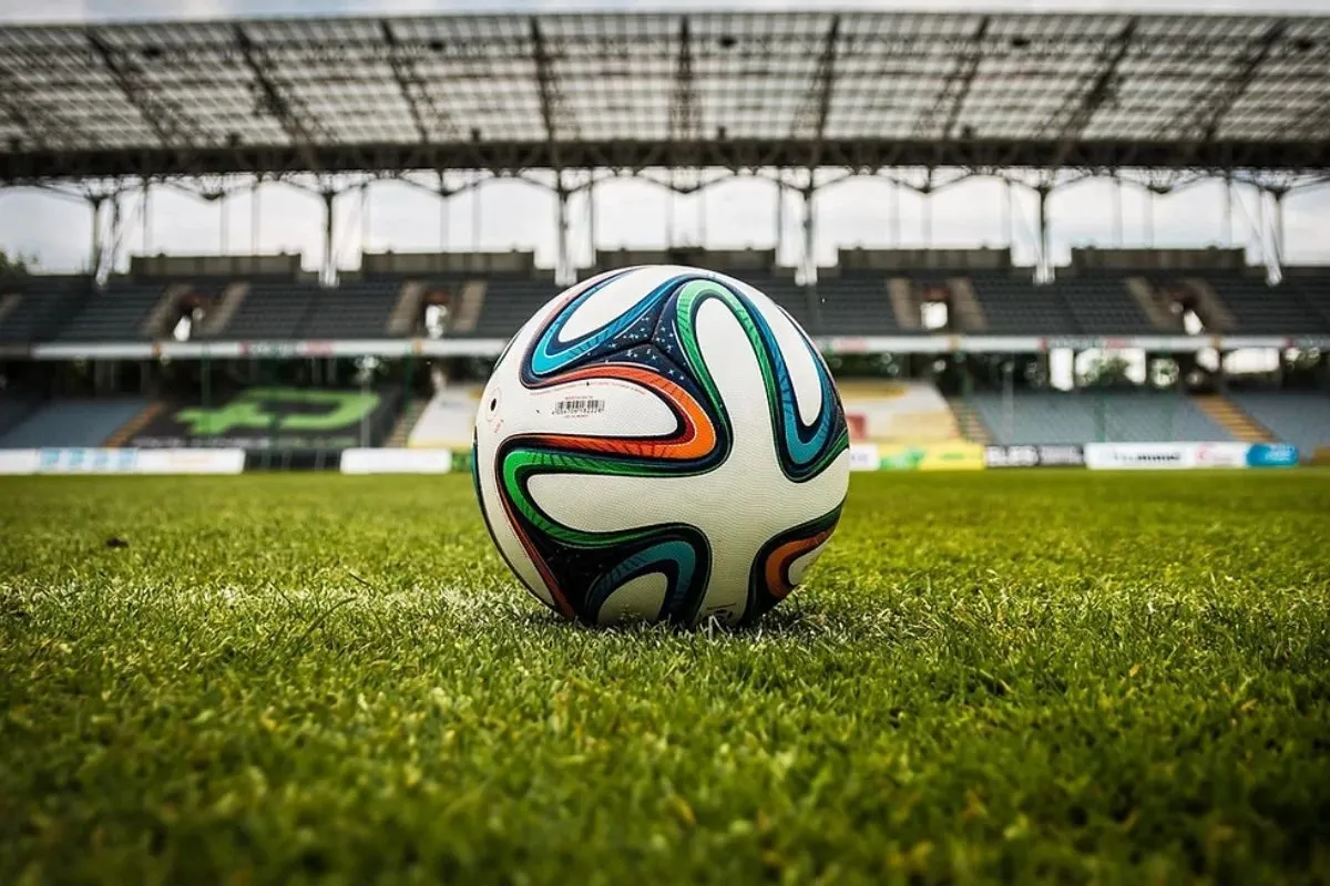 soi kèo bóng đá với cá độ bóng đá khác hay giống nhau